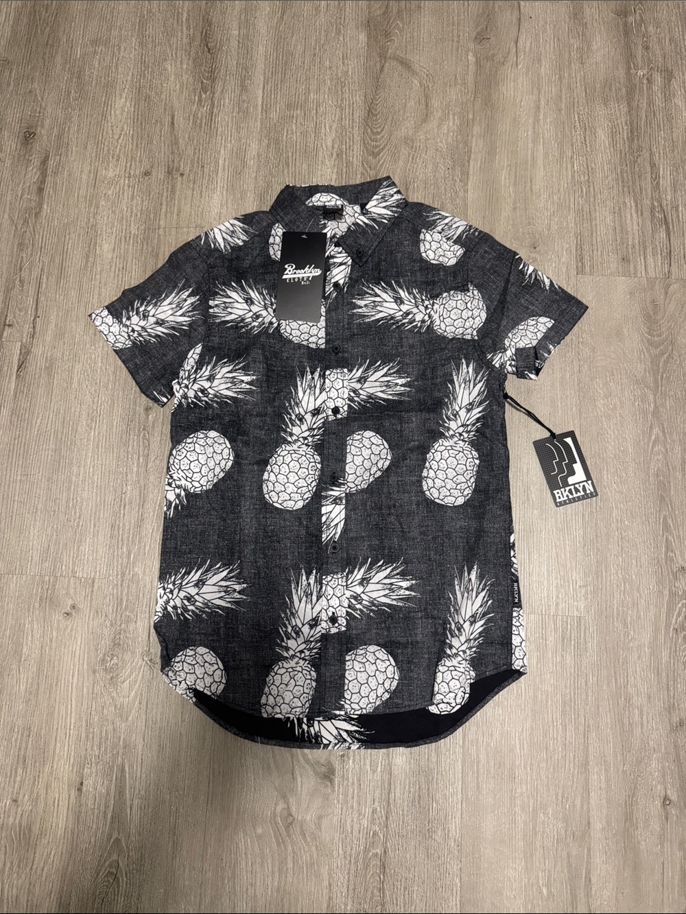 Brooklyn Cloth Black Short-Sleeve Pineapple Button-Down Shirt